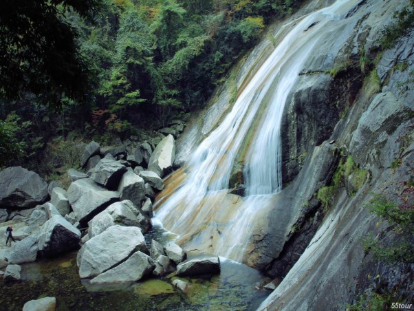 光霧山溪流